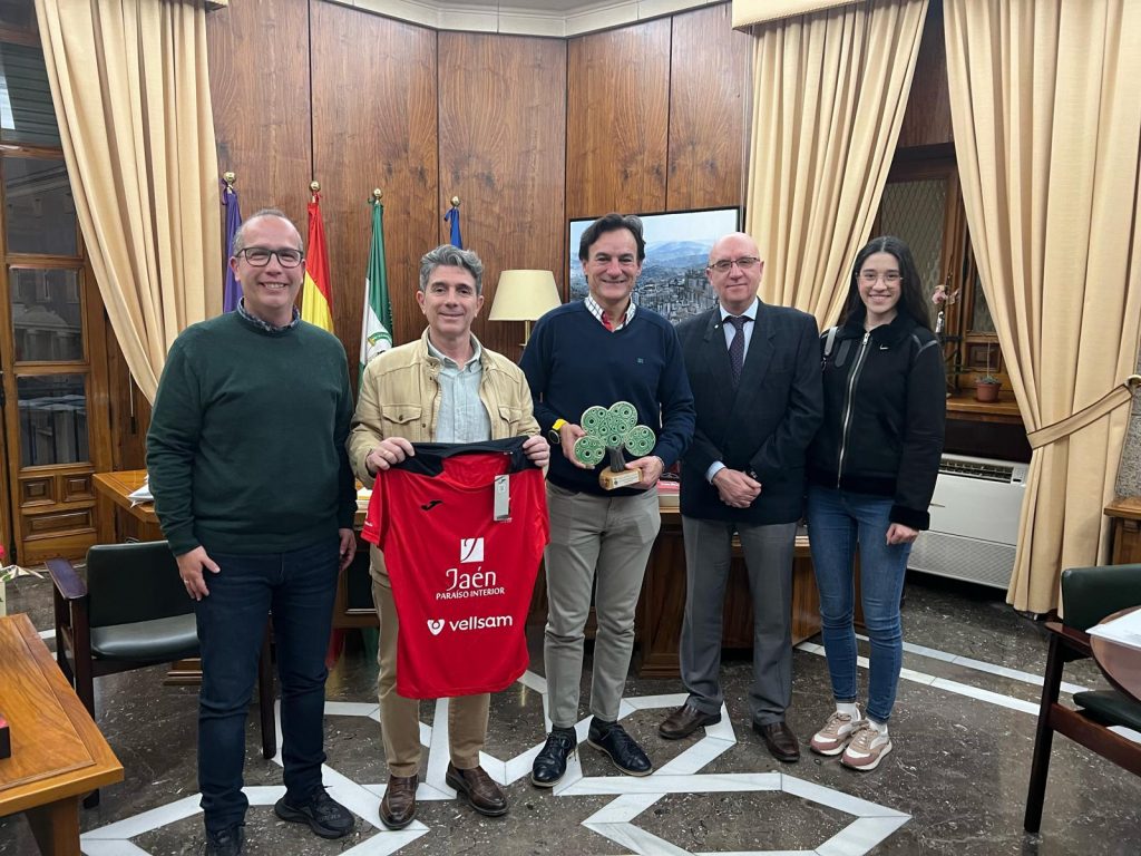 HUJASE JAÉN se reúne con el Alcalde de Jaén